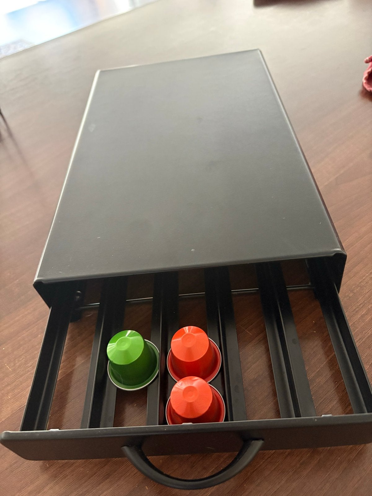 Nespresso cup lade / houder voor onder koffiezetapparaat, Ophalen of Verzenden, Zo goed als nieuw, Nespresso, Capsulehouder