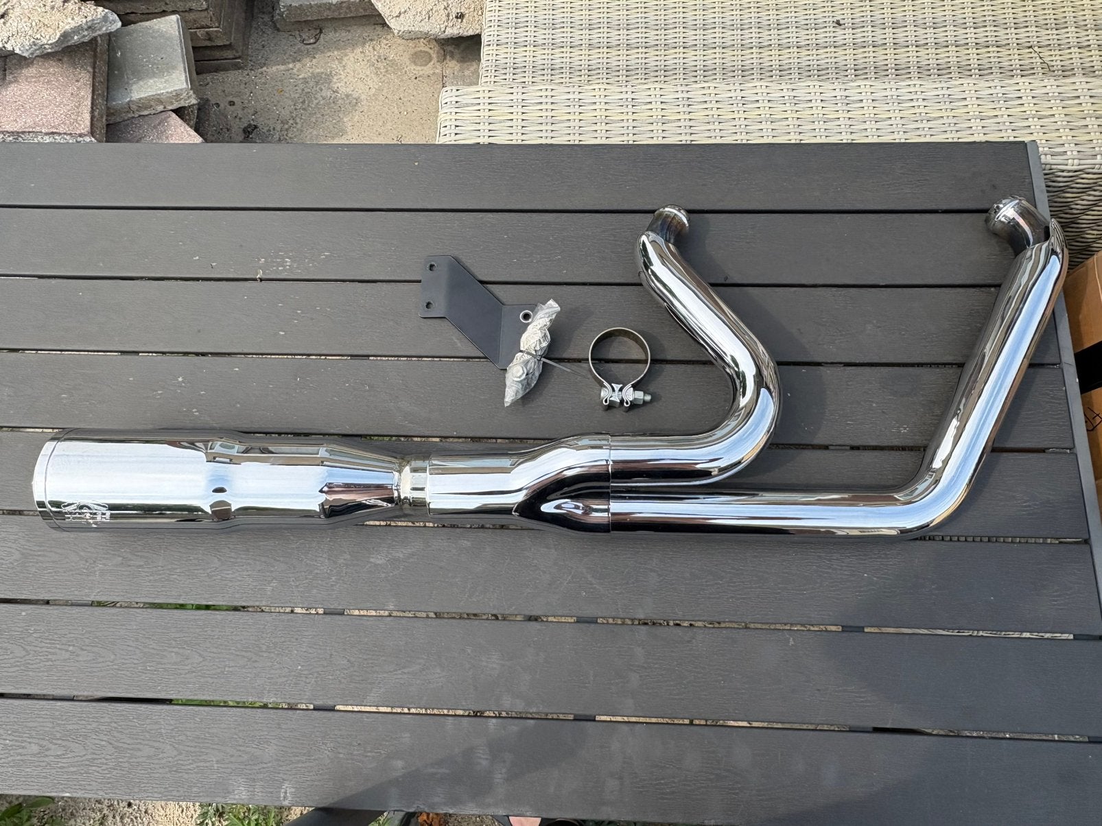Vance & Hines Hi Output Short 2 into 1 chrome floorboards, Ophalen