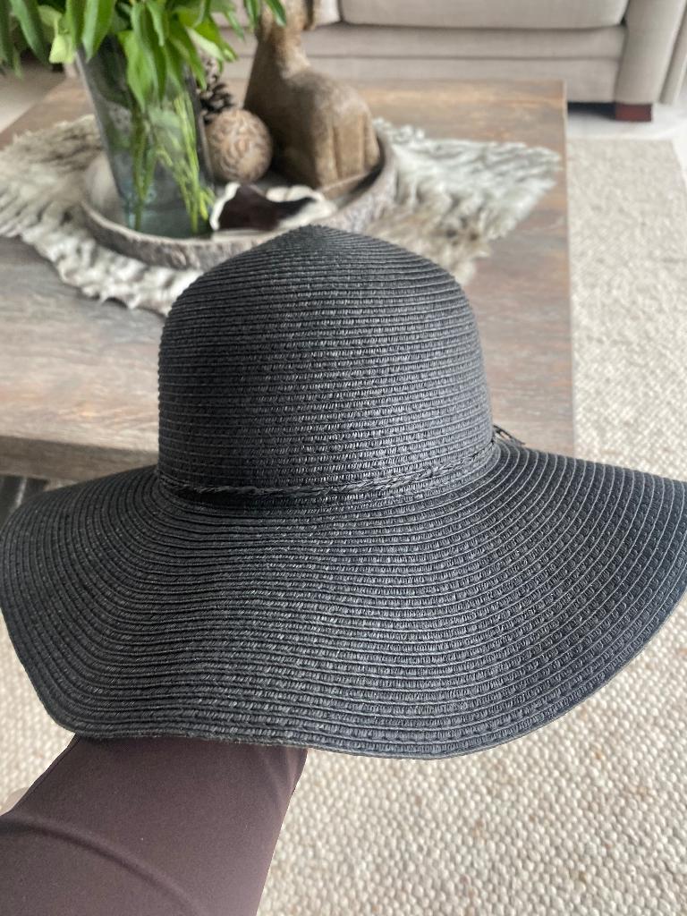 Zwarte rieten dames hoed, Kleding | Dames, Hoeden en Petten, Hoed, Ophalen of Verzenden, Zo goed als nieuw, H&M
