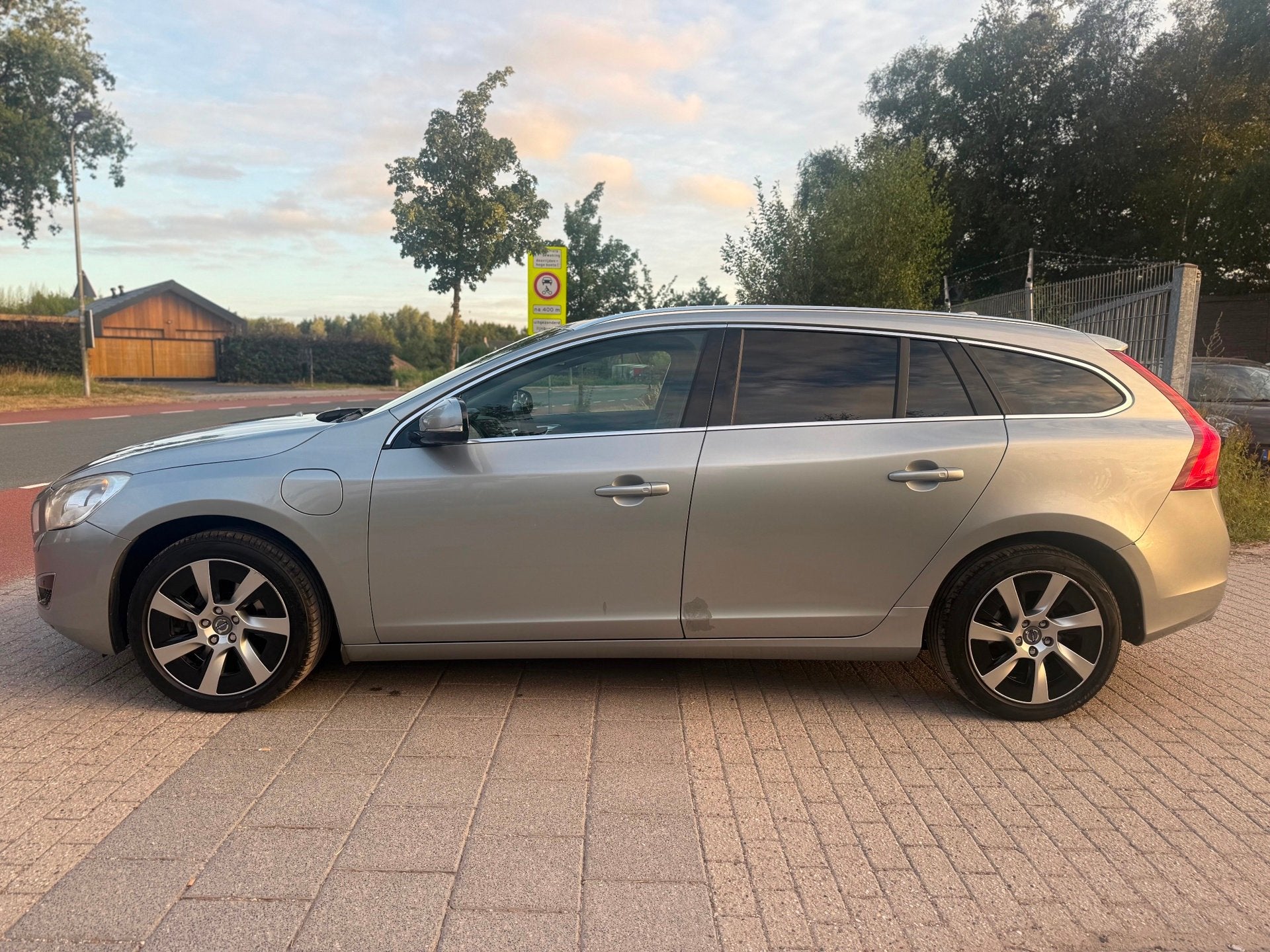 Volvo V60 2.4 D6 AWD Plug-In Hybrid Pure Limited Automaat, Automaat, Euro 5, 1848 kg, Automatische klimaatregeling