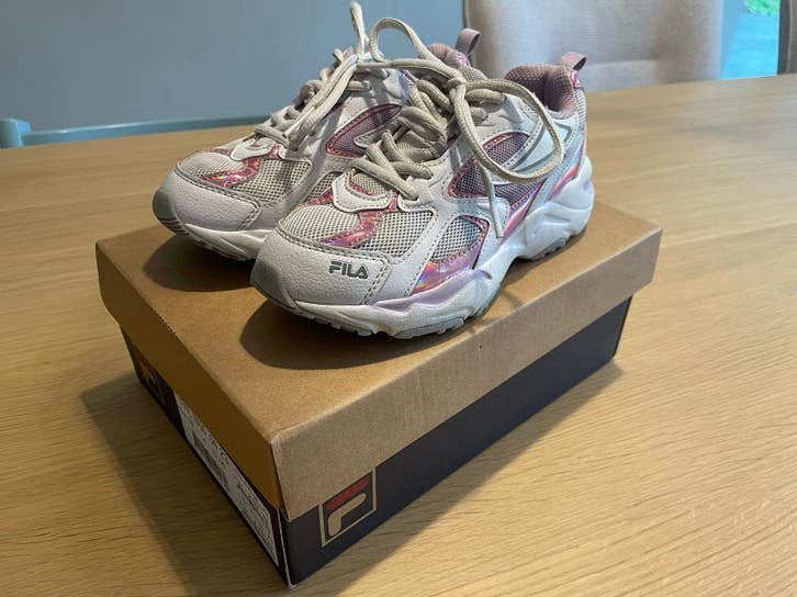 Fila Ray Tracer sneakers maat 32 - roze, Kinderen en Baby's, Ophalen, Gebruikt, Meisje, Schoenen