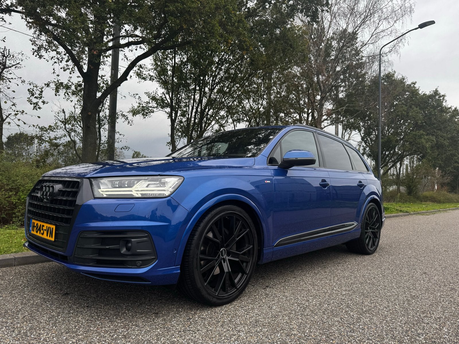 Audi Q7 3.0 TDI Quattro 272pk Alle opties nw APK, Auto's, Automaat, Dealer onderhouden, 241 €/maand, Blauw