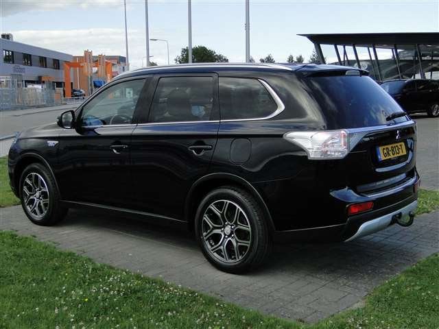 Mitsubishi Outlander 2.0 PHEV Instyle+ X-Line (bj 2015), Auto's, 4 cilinders, Overige brandstoffen, Zwart, Te koop