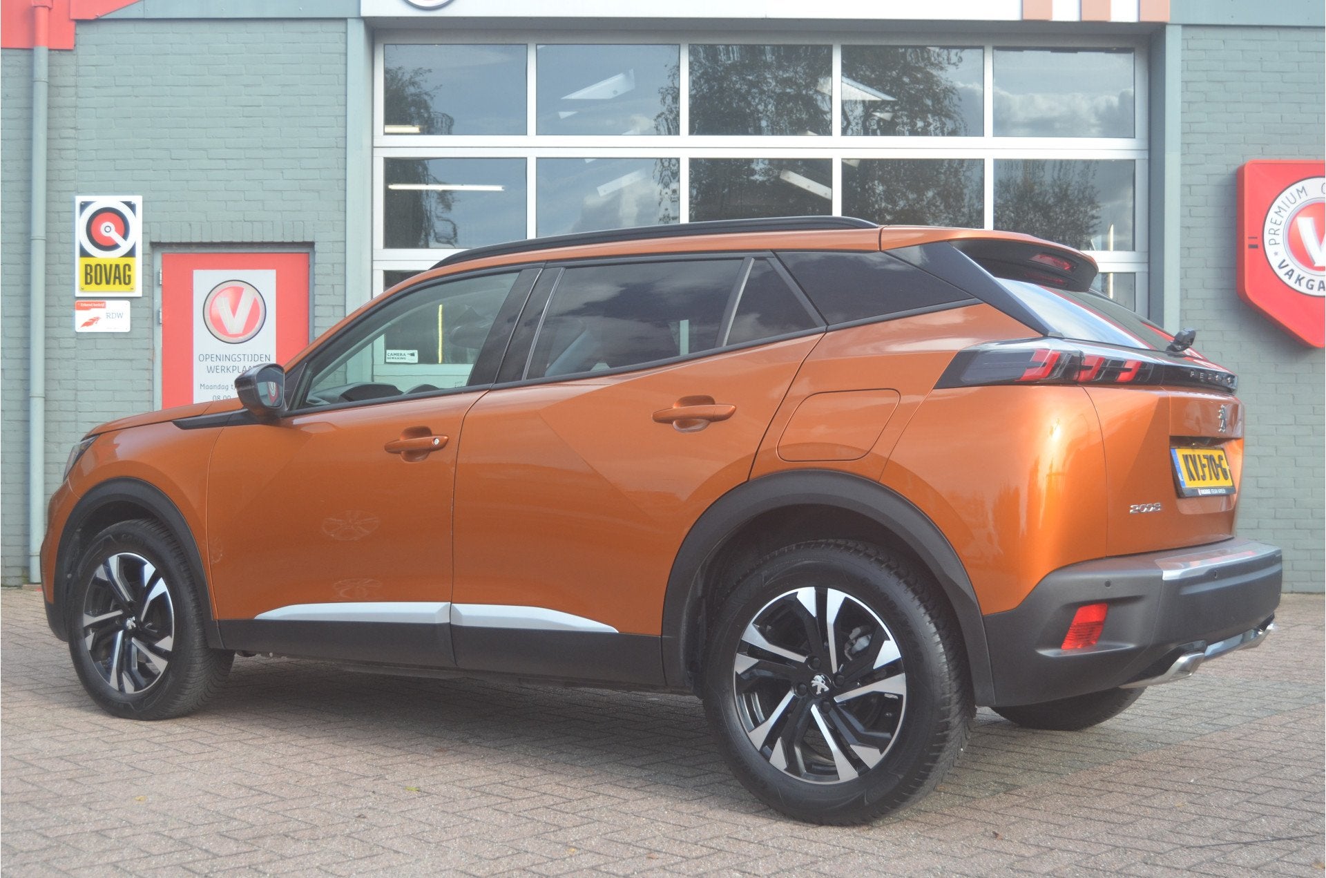 Peugeot 2008 1.2 PureTech 130 pk/ Camera / Afn. Trekhaak / 4, Gebruikt, Euro 6, 1180 kg, 3 cilinders