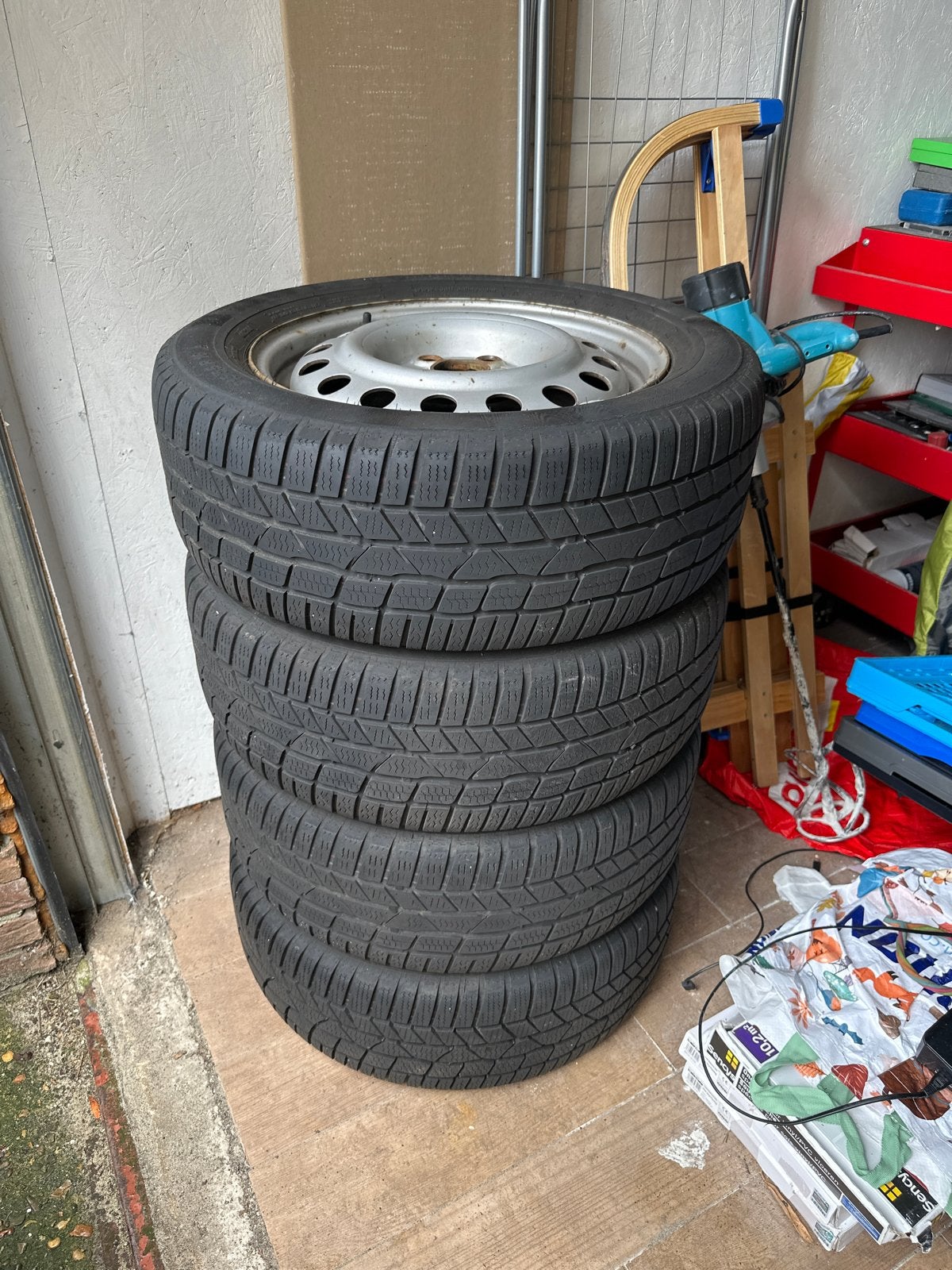 Continental Winterbanden op stalen velgen 215/55 R16, Auto diversen, Ophalen, Gebruikt
