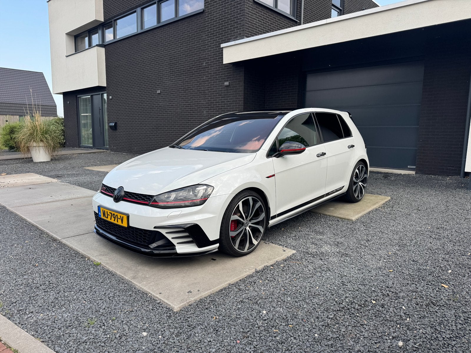 Volkswagen Golf Gti Clubsport 2.0 TSI 265pk 5D DSG 2017 Wit, Auto's, 4 cilinders, Wit, 1600 kg, Bi-Xenon koplampen