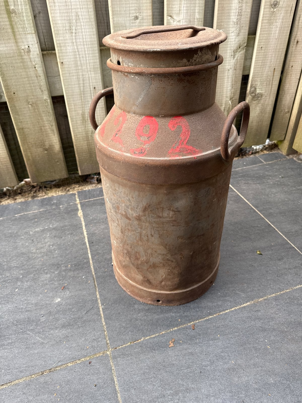 Antieke melkbus uit 1960 - Decoratief en robuust, Ophalen