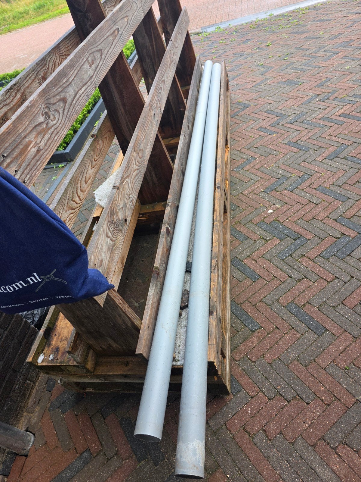 Grijze PVC Afvoerbuizen 80mm - 2 stuks, Ophalen, Pvc, 2 tot 4 meter, Zo goed als nieuw