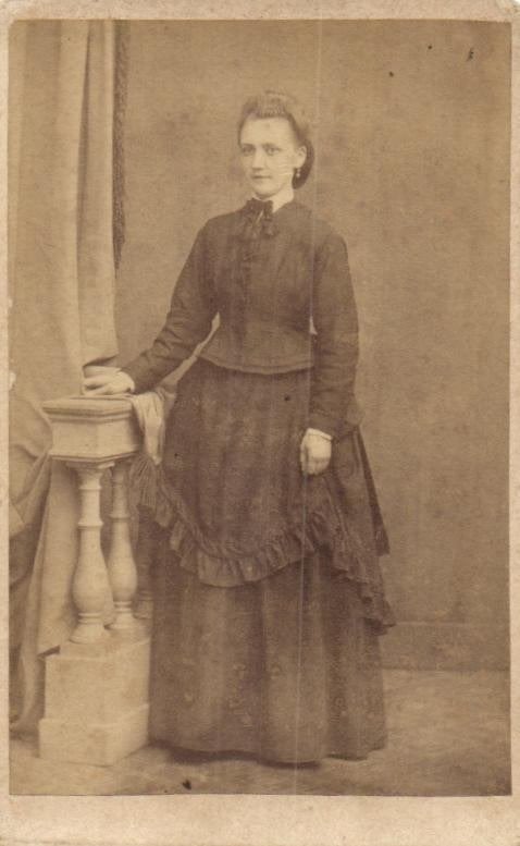 CDV - L. Stollenwerk - Den Bosch- Dame in japon, Gebruikt, Verzenden, Foto, Voor 1940