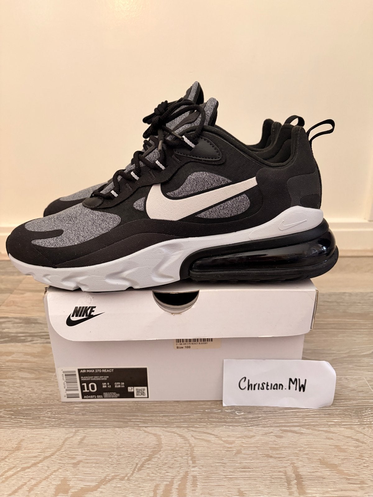 Nike Air Max 270 React - maat 44 - US 10, Kleding | Heren, Schoenen, Ophalen of Verzenden, Zo goed als nieuw, Zwart, Sneakers of Gympen