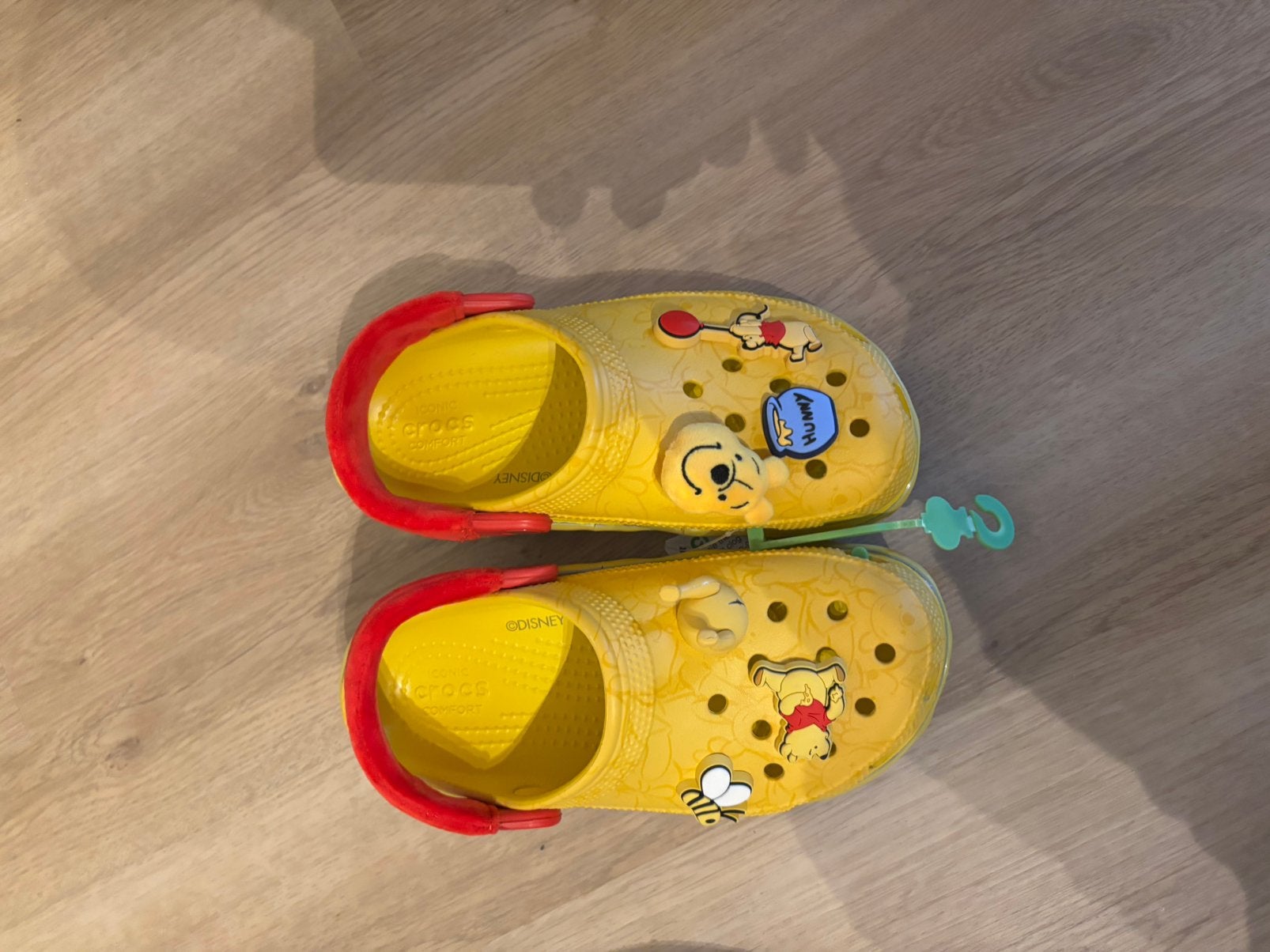 Winnie the pooh crocs, Ophalen of Verzenden, Zo goed als nieuw, Jongetje of Meisje, Schoentjes