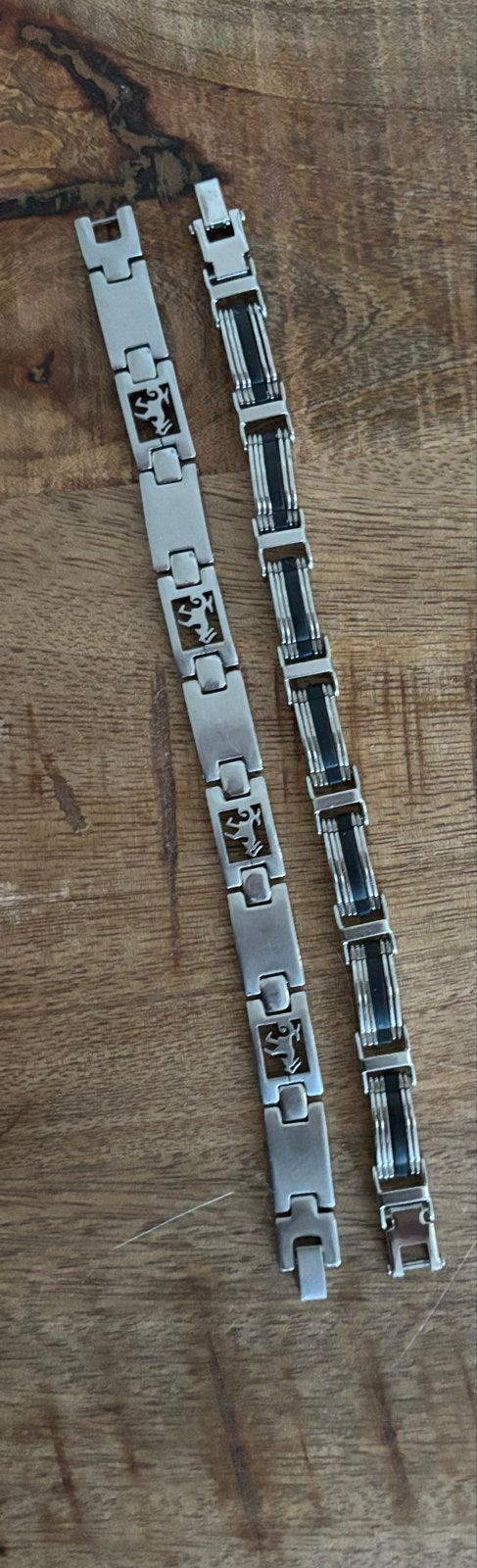 Twee heren armbanden - RVS, Ophalen of Verzenden, Gebruikt, Zilver, Staal
