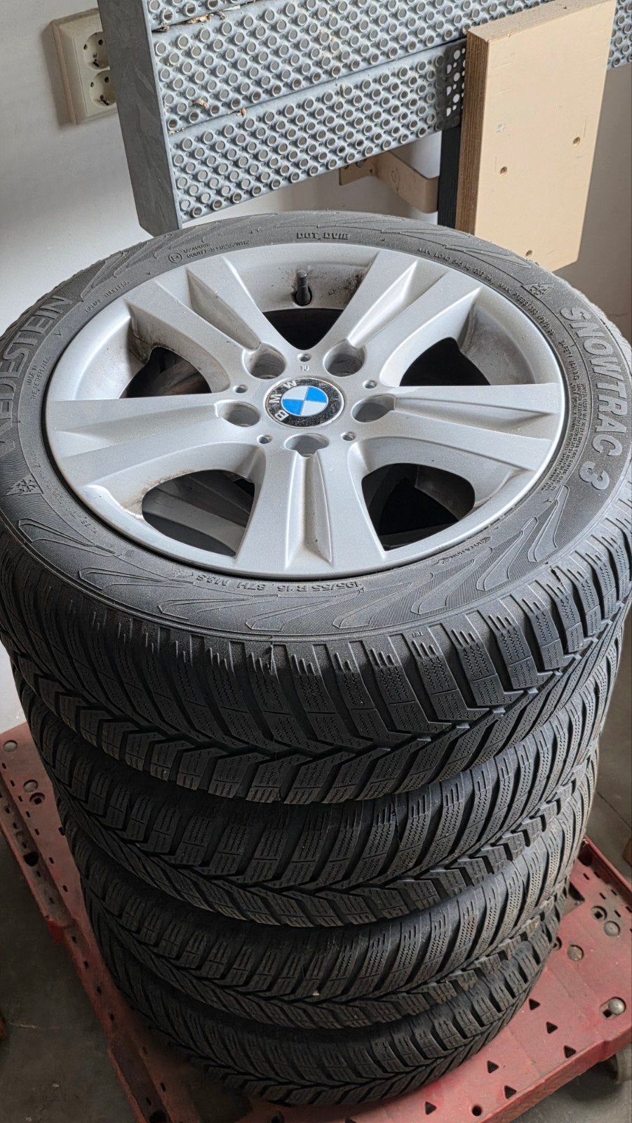 BMW velgen met winterbanden - 195/55 R16, Auto-onderdelen, Banden en Velgen, Ophalen, Gebruikt, 16 inch, Banden en Velgen