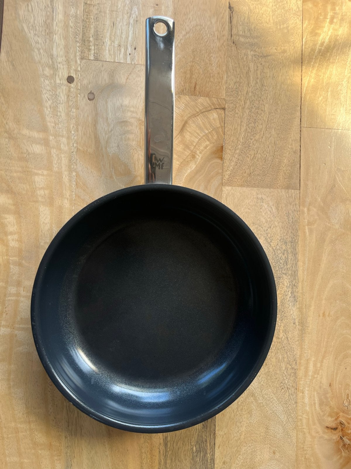 Pannenset WMF: 2 koekenpannen (20 cm en 24 cm), Huis en Inrichting, Keuken | Potten en Pannen, Ophalen, Gebruikt, Antiaanbaklaag
