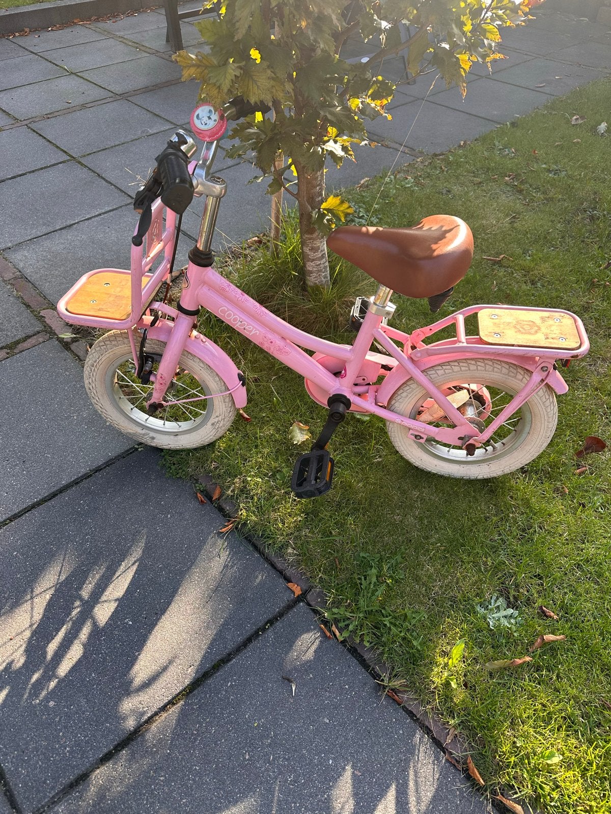 Roze kinderfiets Cooper met mandje en bagagedrager, Ophalen, Gebruikt, Terugtraprem, Minder dan 16 inch