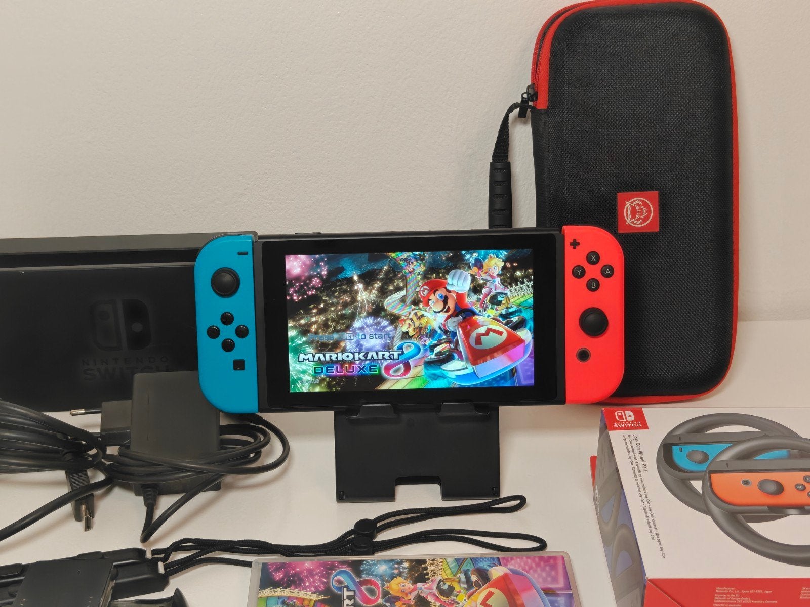 Nintendo Switch met Mario Kart 8 Deluxe, Nintendo switch, Racen en Vliegen, Ophalen of Verzenden, Zo goed als nieuw