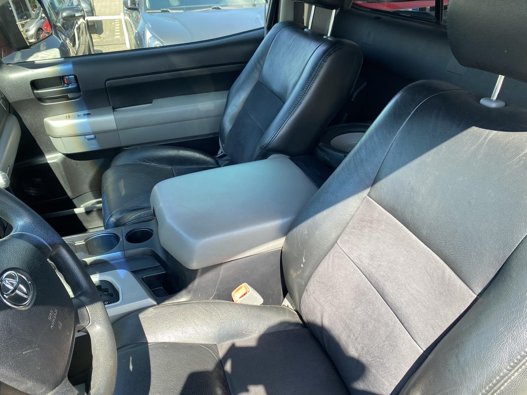 Toyota Tundra 5.7 V8 SLECHTS 90032 Miles, Historie compleet!, Auto's, Automaat, 2950 kg, Gebruikt, 8 cilinders