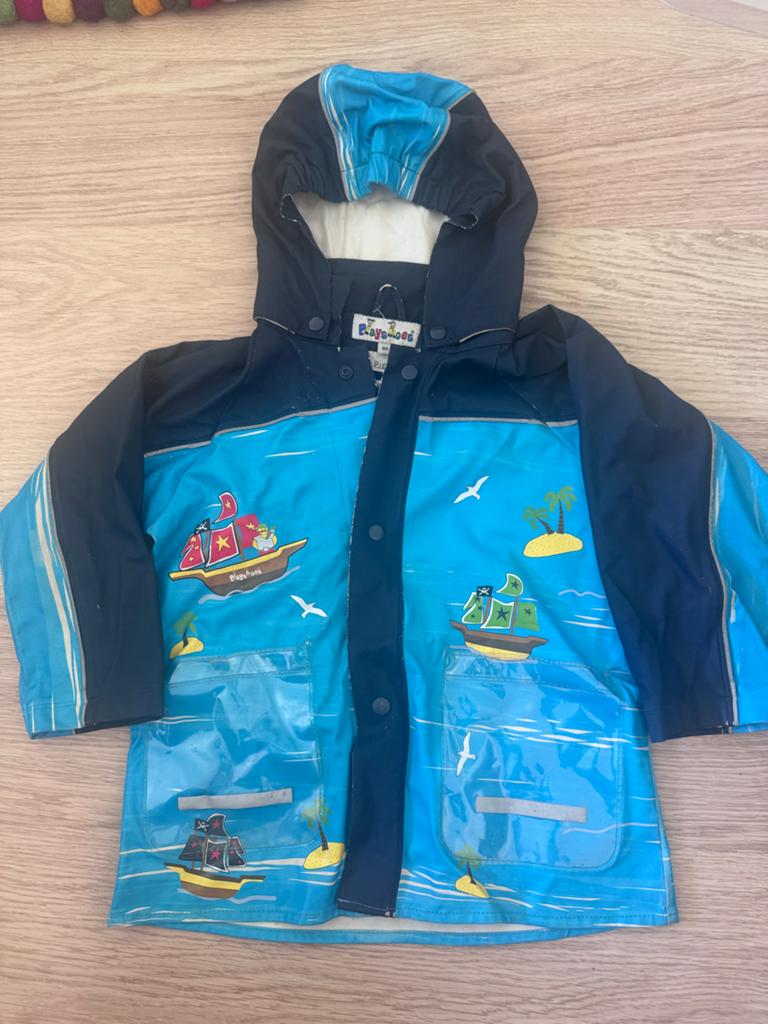 Playshoes regenjas maat 92 met piratenprint, Kinderen en Baby's, Ophalen of Verzenden, Gebruikt, Jongen of Meisje, Jas