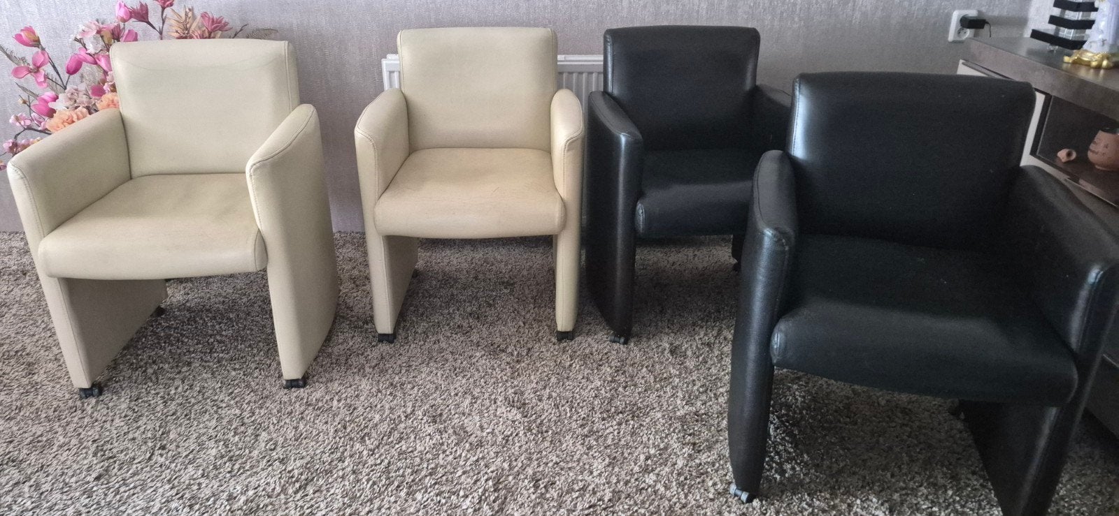 4 lederen Pronto eetkamerstoelen met zwenkwielen, Gebruikt, Overige kleuren, Leer, Ophalen of Verzenden
