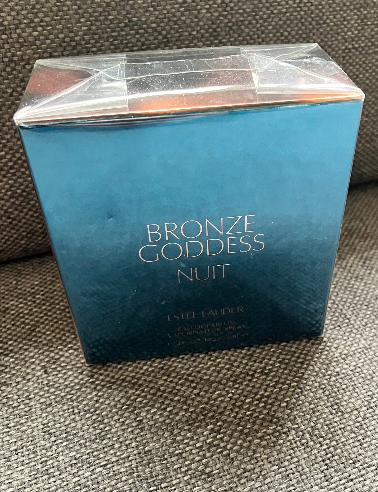 Estee Lauder Bronze Godess Nuit in seal gesloten verpakking, Sieraden, Tassen en Uiterlijk, Uiterlijk | Parfum, Ophalen of Verzenden