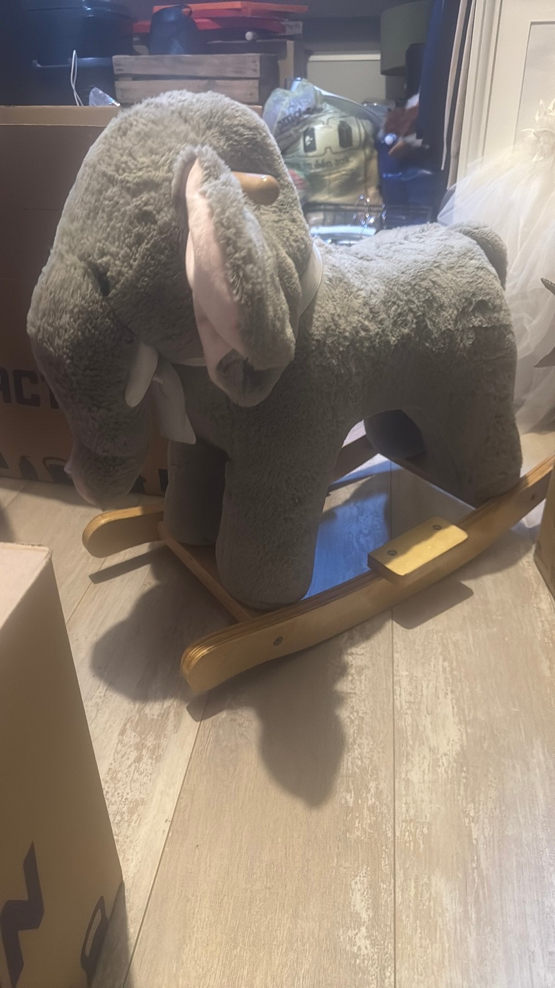 Hobbeldier olifant, Ophalen, Zo goed als nieuw