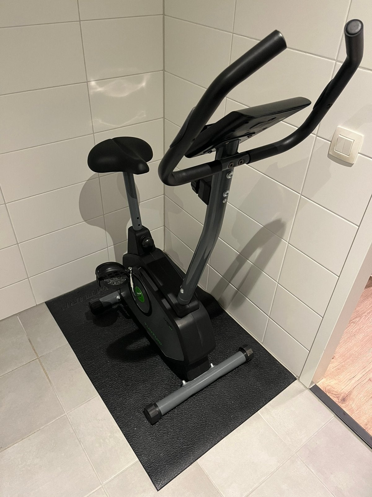 Tunturi cardio fit B30 and mat, Ophalen, Zo goed als nieuw