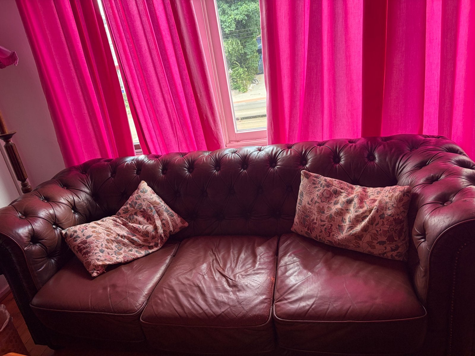 Chesterfield 3-zits bank - Klassiek en comfortabel, Ophalen, 250 tot 300 cm, Gebruikt, Driepersoons