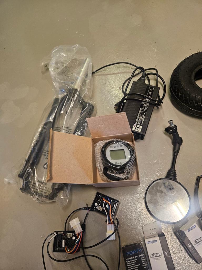Qugo's elektrische step met kenteken. 5x in eenkoop, Fietsen en Brommers, Steps, Ophalen, Elektrische step (E-scooter)