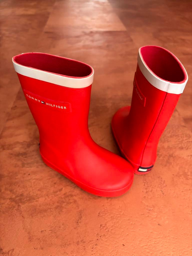 Nieuwe Tommy Hilfiger regenlaarzen - rood, maat 24, Ophalen of Verzenden, Nieuw, Jongen of Meisje, Laarzen