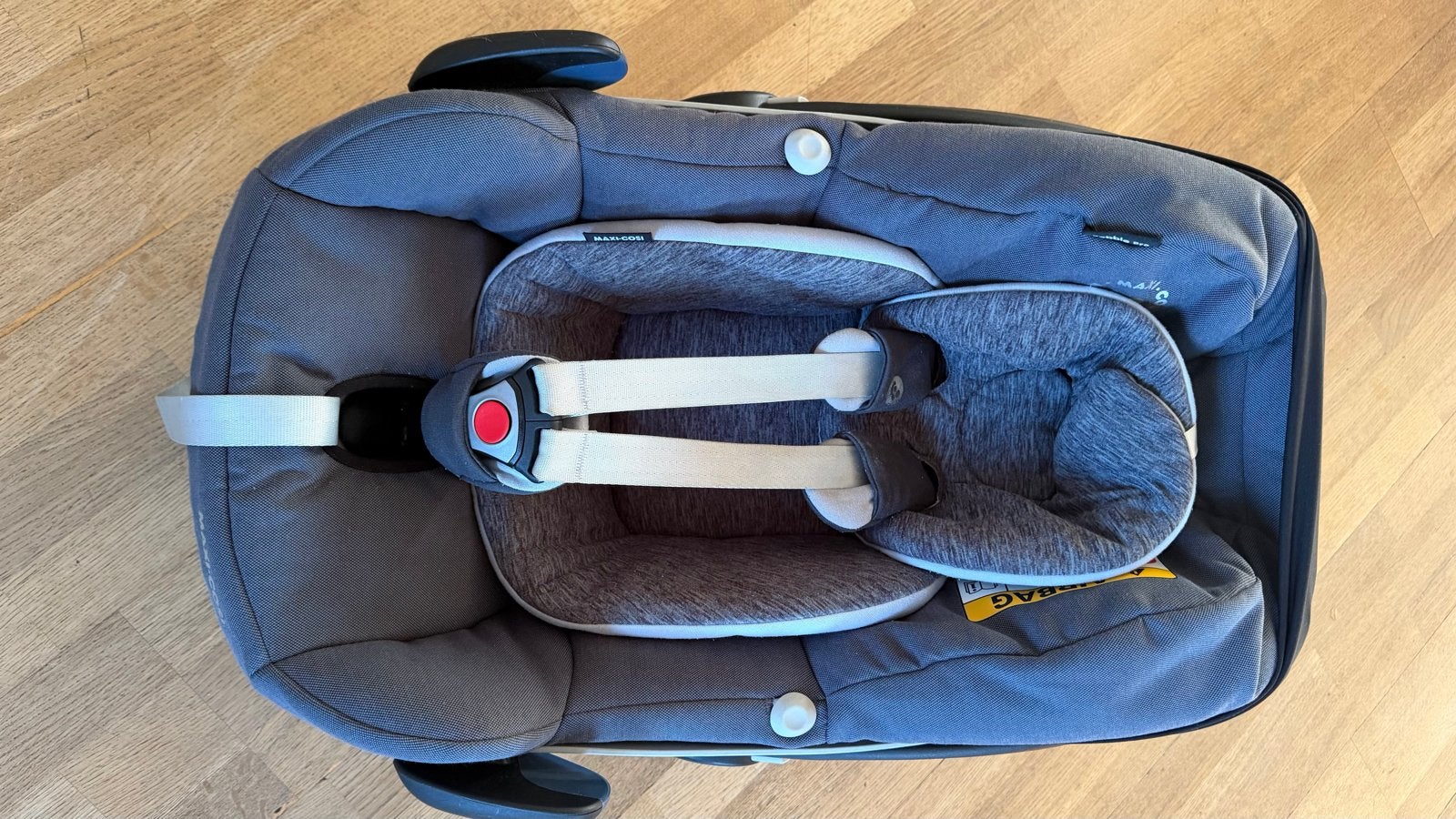 Maxi-Cosi Pebble Pro i-Size + 2 FamilyFix autostoelbases, Gebruikt, Afneembare rugleuning, Ophalen of Verzenden, Isofix