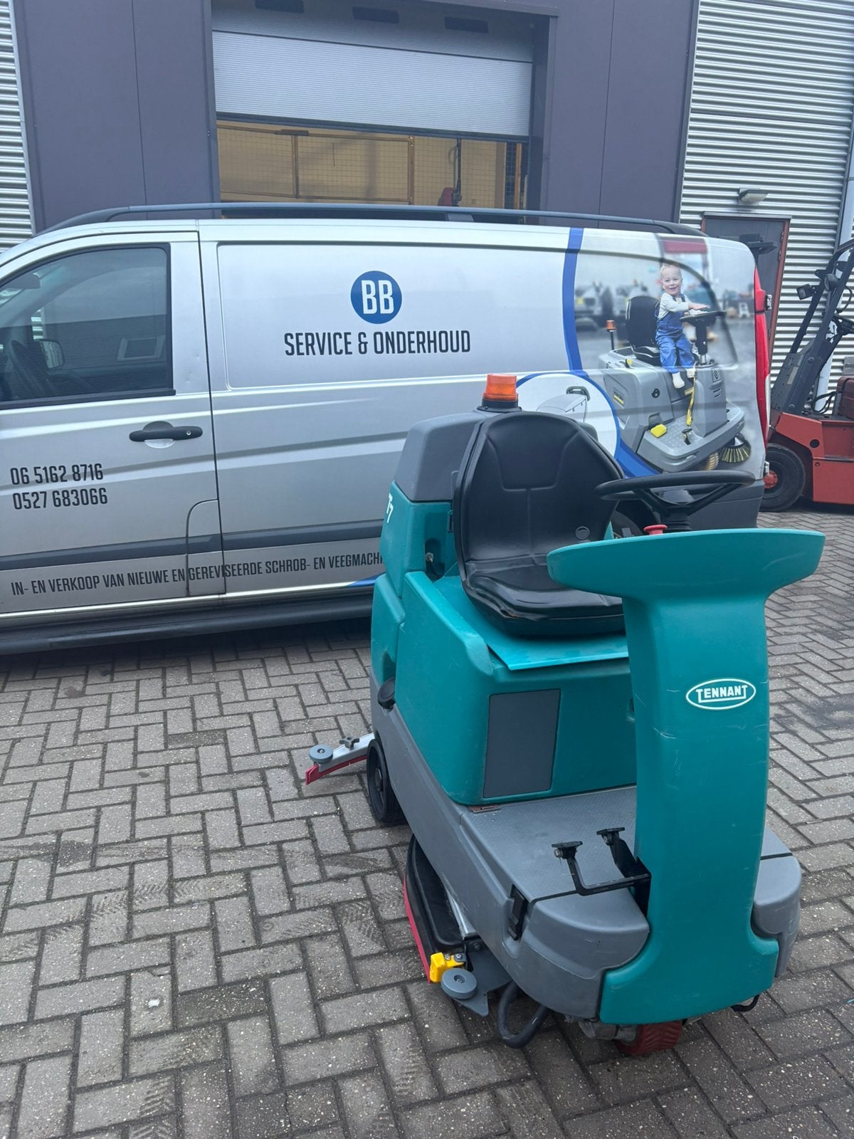 Schrobmachine Tennant T7, Ophalen of Verzenden, Zo goed als nieuw