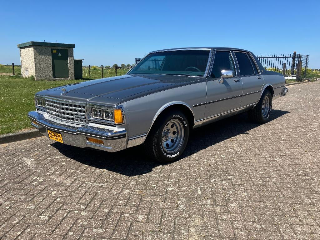 Chevrolet Caprice 1982 Grijs, Auto's, Automaat, 8 cilinders, 4998 cc, Grijs