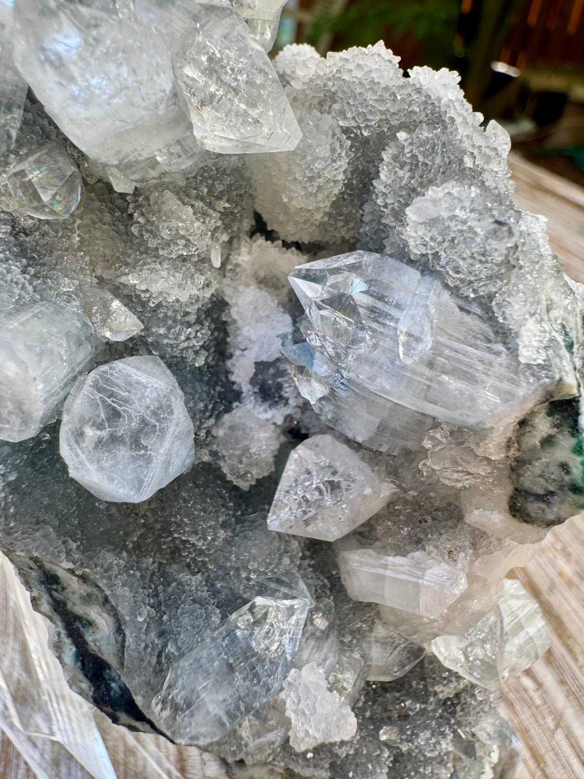 Stalactiet chalcedoon met apofylliet, Ophalen of Verzenden, Mineraal
