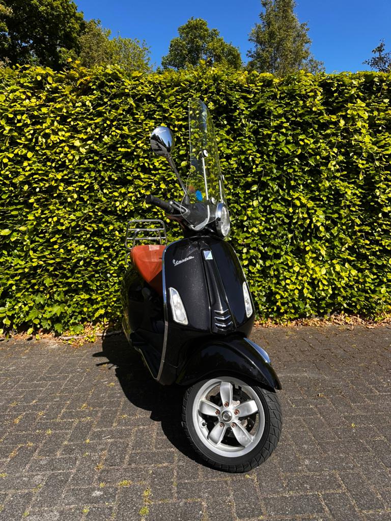 Vespa 4t 50cc, Ophalen, Zo goed als nieuw, Benzine, Overige modellen