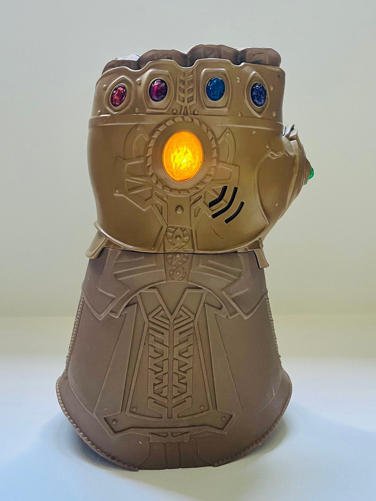 Marvel Avengers Thanos Infinity Gauntlet  + geluidseffecten, Ophalen of Verzenden, Zo goed als nieuw