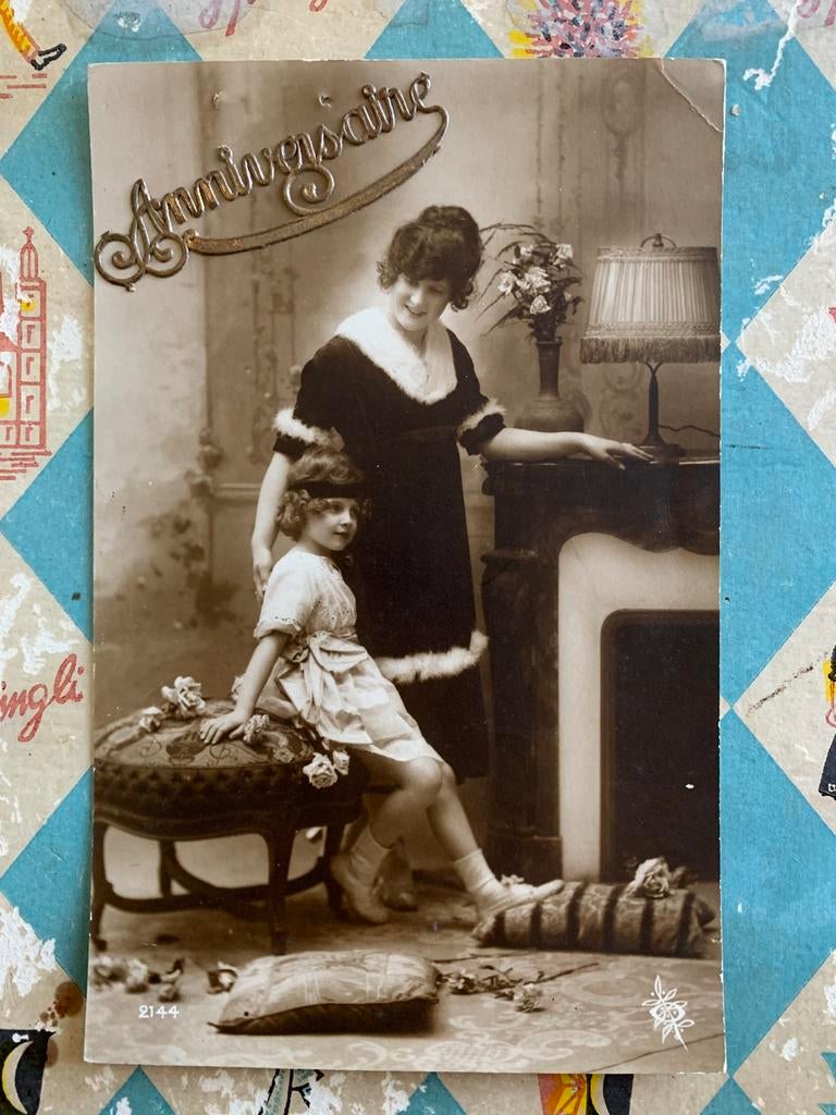 Anniversaire - moeder en dochter (KK), Ophalen of Verzenden, 1920 tot 1940, Gelopen, Kinderen