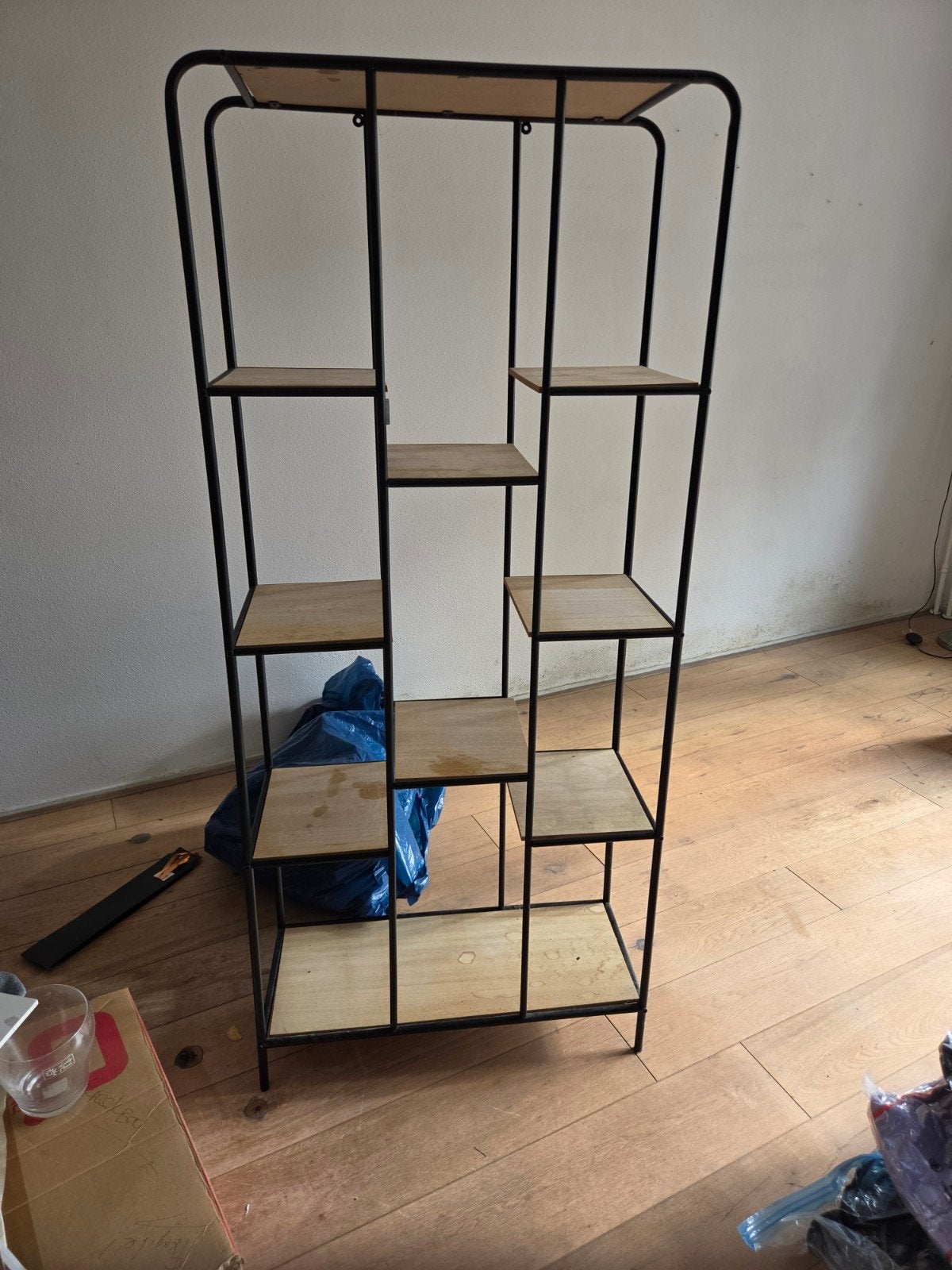 Gratis af te halen: Open kast met houten planken, Met plank(en), Gebruikt, 50 tot 100 cm, 25 tot 50 cm