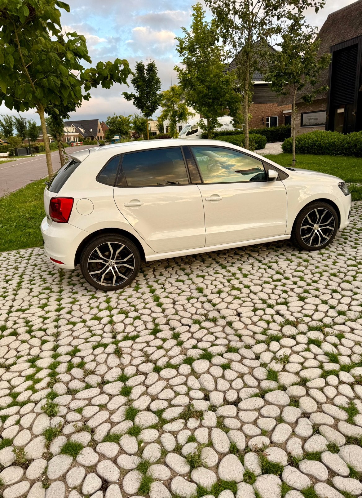 Volkswagen Polo 1.2 TSI Automaat, 2017, Airco, Bluetooth, Automaat, Zwart, 1039 kg, Wit