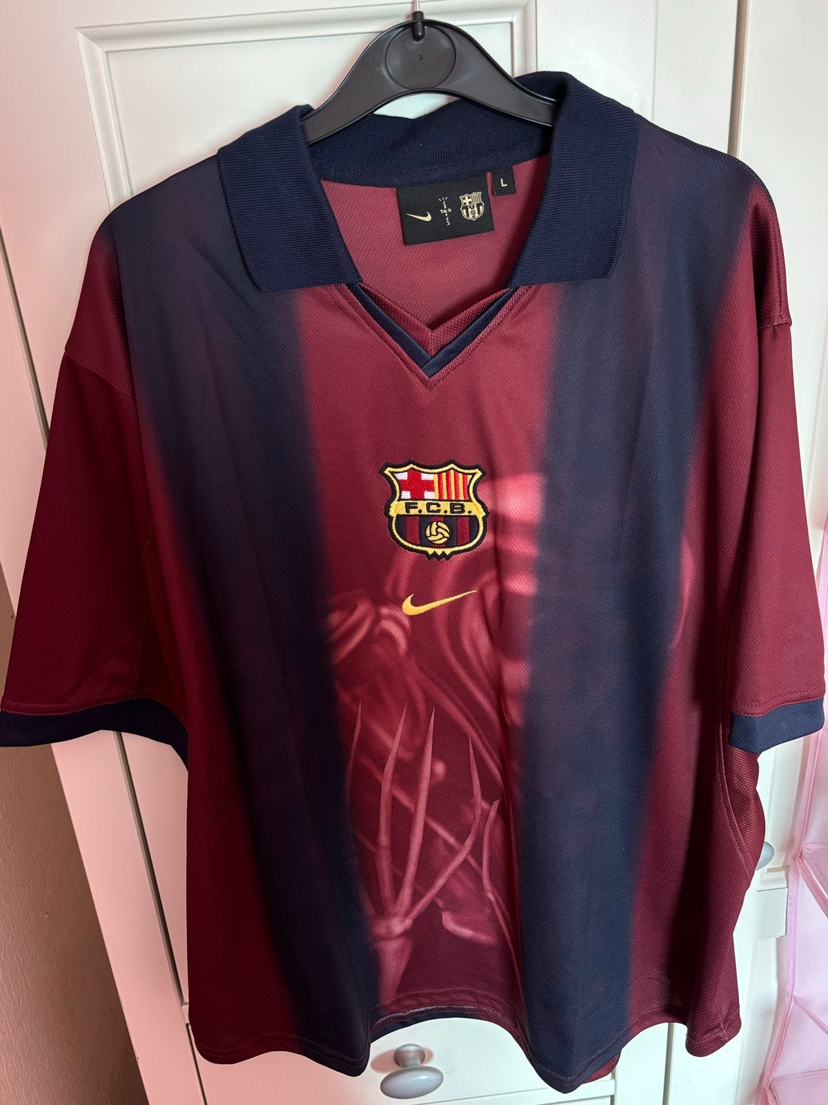 FC Barcelona x Travis Scott shirt - Maat L, Maat 52/54 (L), Ophalen of Verzenden, Zo goed als nieuw, Voetbal
