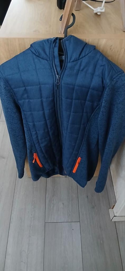Zo goed als nieuwe jongensvest, Ophalen of Verzenden, Zo goed als nieuw, Jongen of Meisje, Trui of Vest