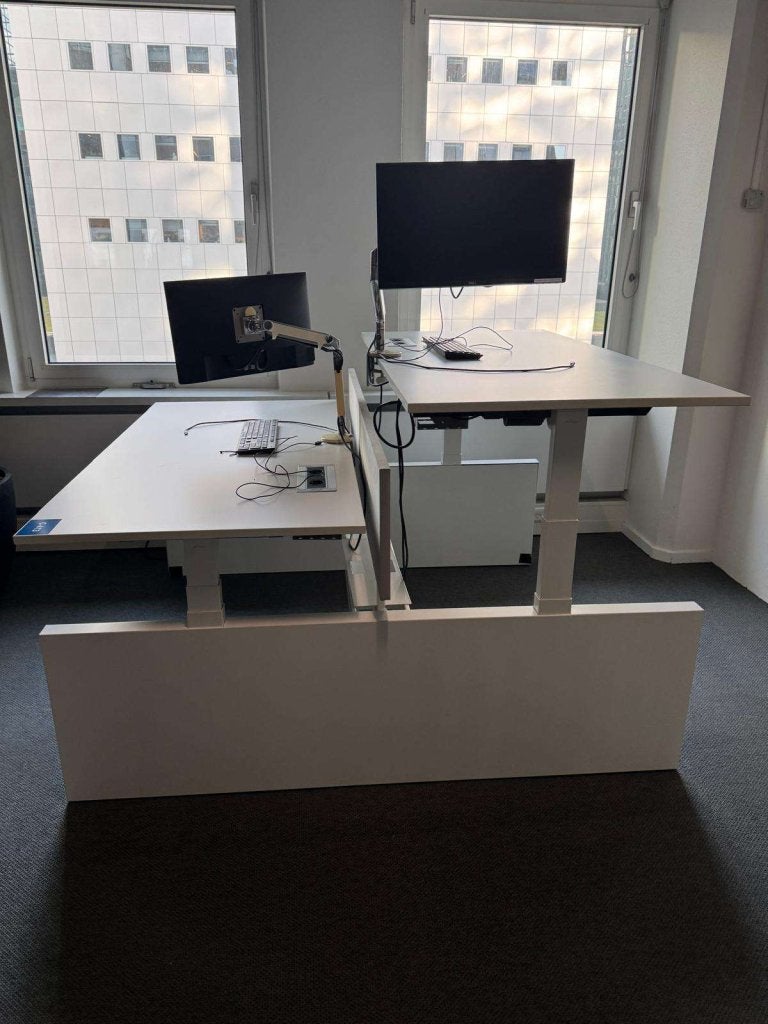 Ahrend Elektrisch zit sta duo bureau t/m 130cm!!! Actie!, Zit-sta bureau, 160 cm, Kofferen 60, 5492 BP Sint-Oedenrode, Ophalen of Verzenden