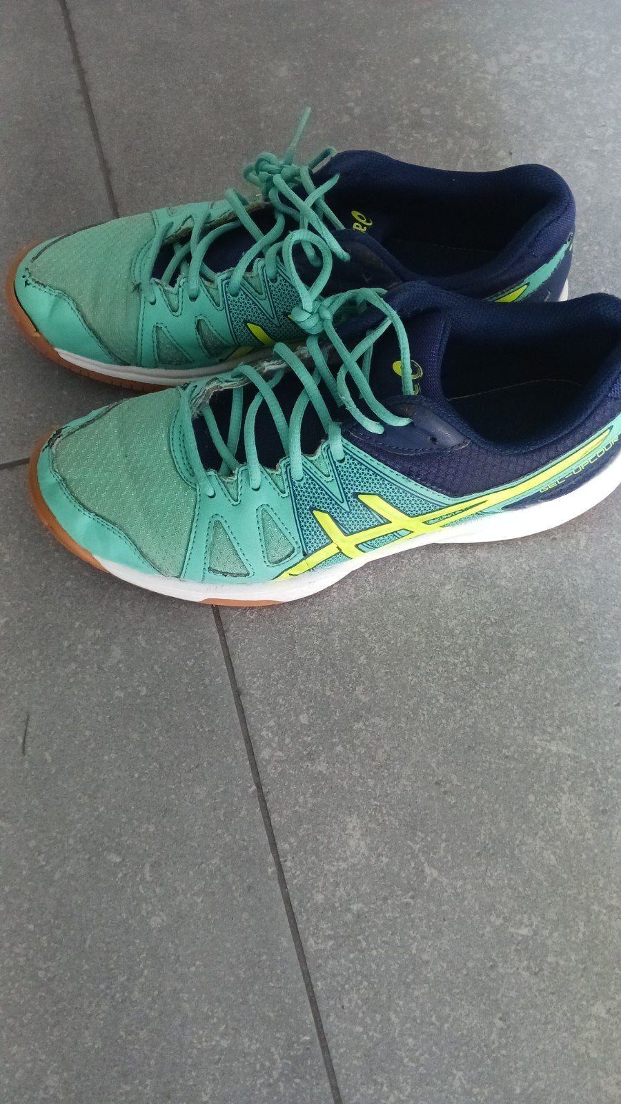 Asics indoorschoenen - Maat 40, Ophalen of Verzenden, Gebruikt