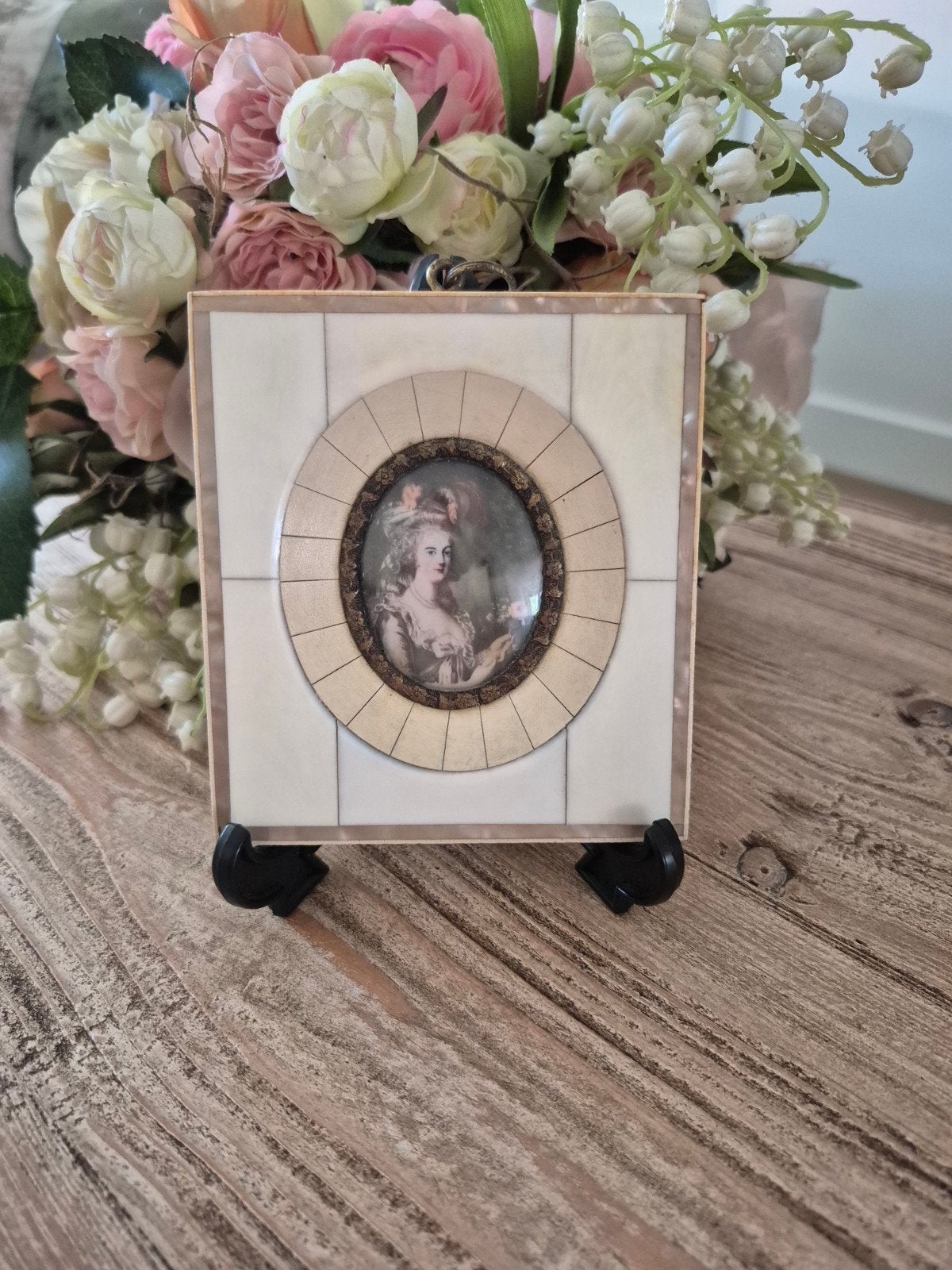 Antiek miniatuur portret in parelmoer lijstje, Ophalen of Verzenden