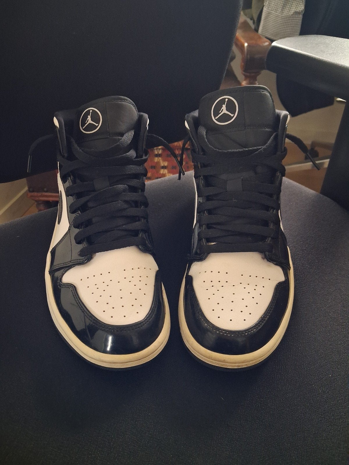 Jordan 1 Mid 'Carbon Fiber' - Maat 44, Wit, Ophalen of Verzenden, Jordan, Sneakers of Gympen