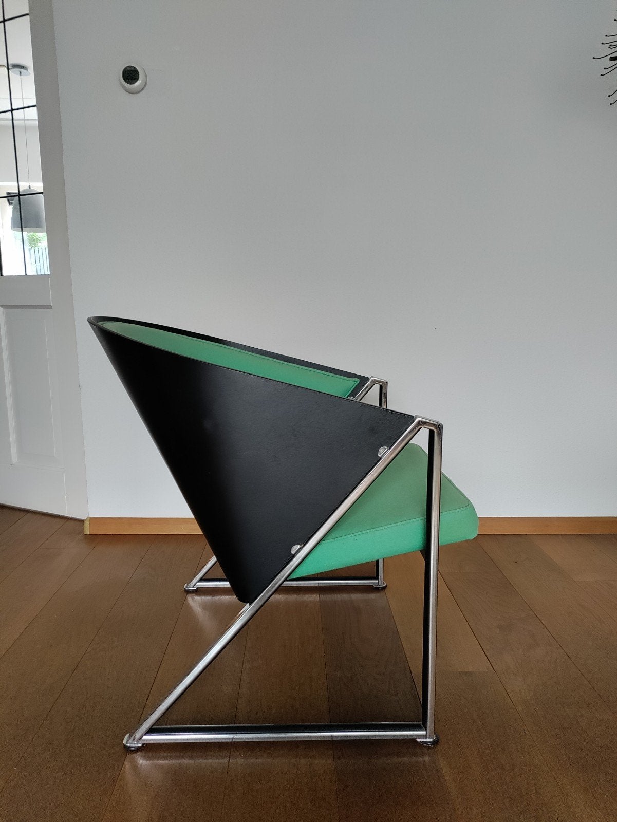 Design stoel met chromen frame en groene bekleding, Huis en Inrichting, Ophalen, Modern design, Gebruikt, Overige kleuren