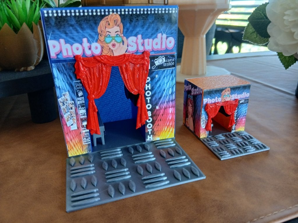 Photobooth Photostudio miniatuur KERMIS 2 afmetingen, Hobby en Vrije tijd, Ophalen of Verzenden, Nieuw, 1:32 tot 1:50