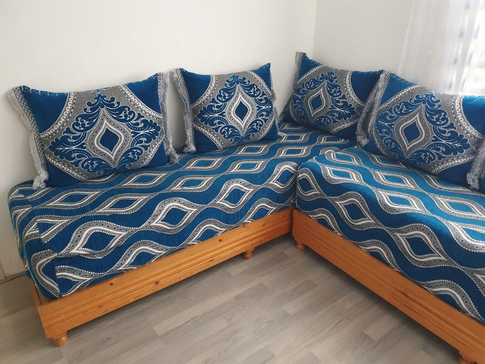 Te koop twee sedari met matrasen en 6 kussens., Huis en Inrichting, Gebruikt, 50 tot 100 cm, Rond, 50 tot 100 cm