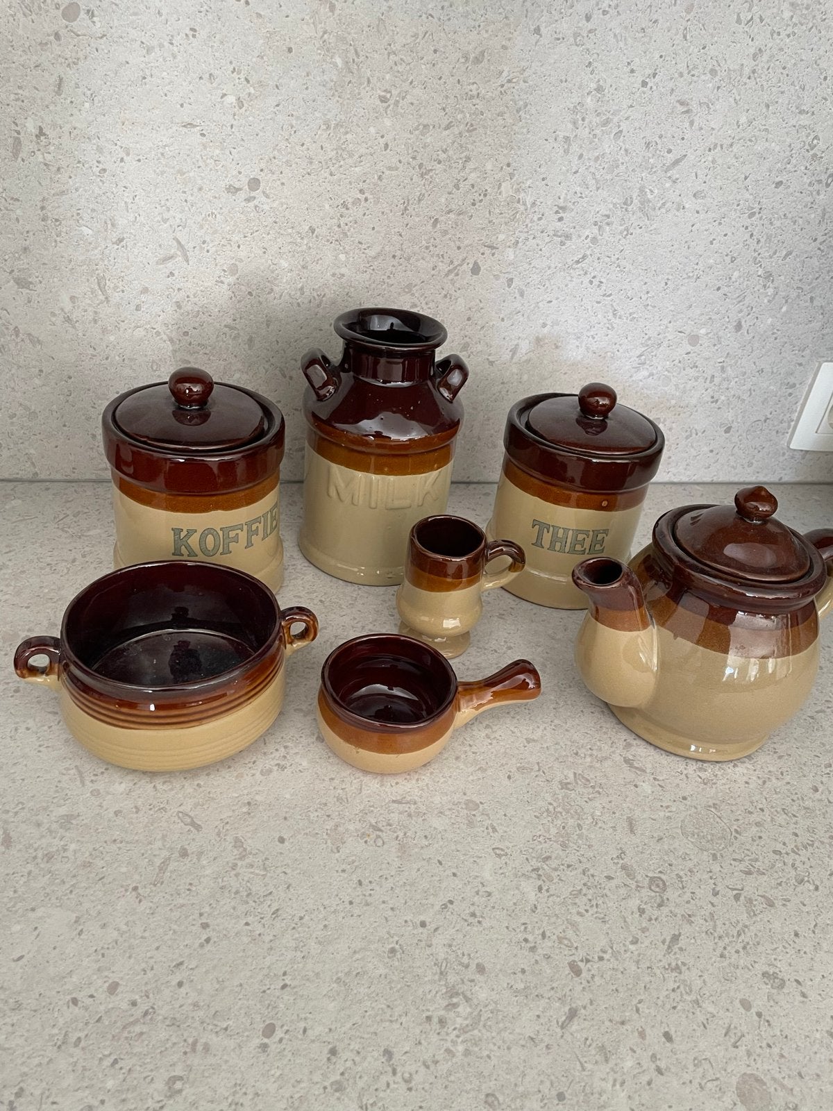 Vintage aardewerk servies set - Koffie, Thee, Melk, Antiek en Kunst, Ophalen of Verzenden