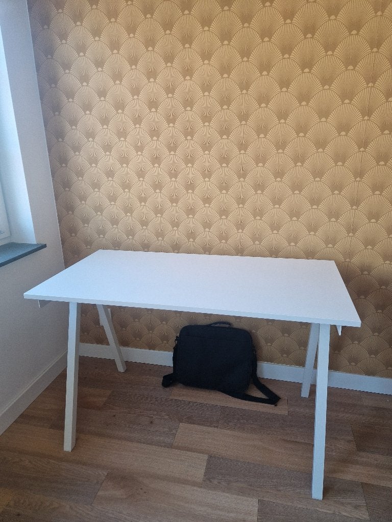 Ikea trotten bureau niet verstelbaar 120x 60 cm, Huis en Inrichting, Bureaus, Ophalen, Gebruikt, IKEA