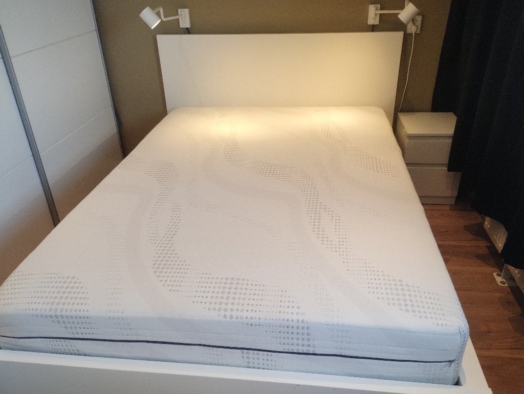 Matras zo goed als nieuw weg ivm samenwonen, Ophalen, 140 cm, Zo goed als nieuw, Twijfelaar